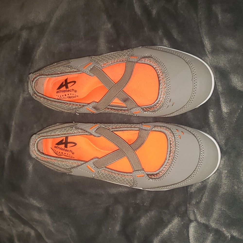 Womens Gray athletech aloha memotech shoes size 5 M (NWOT)